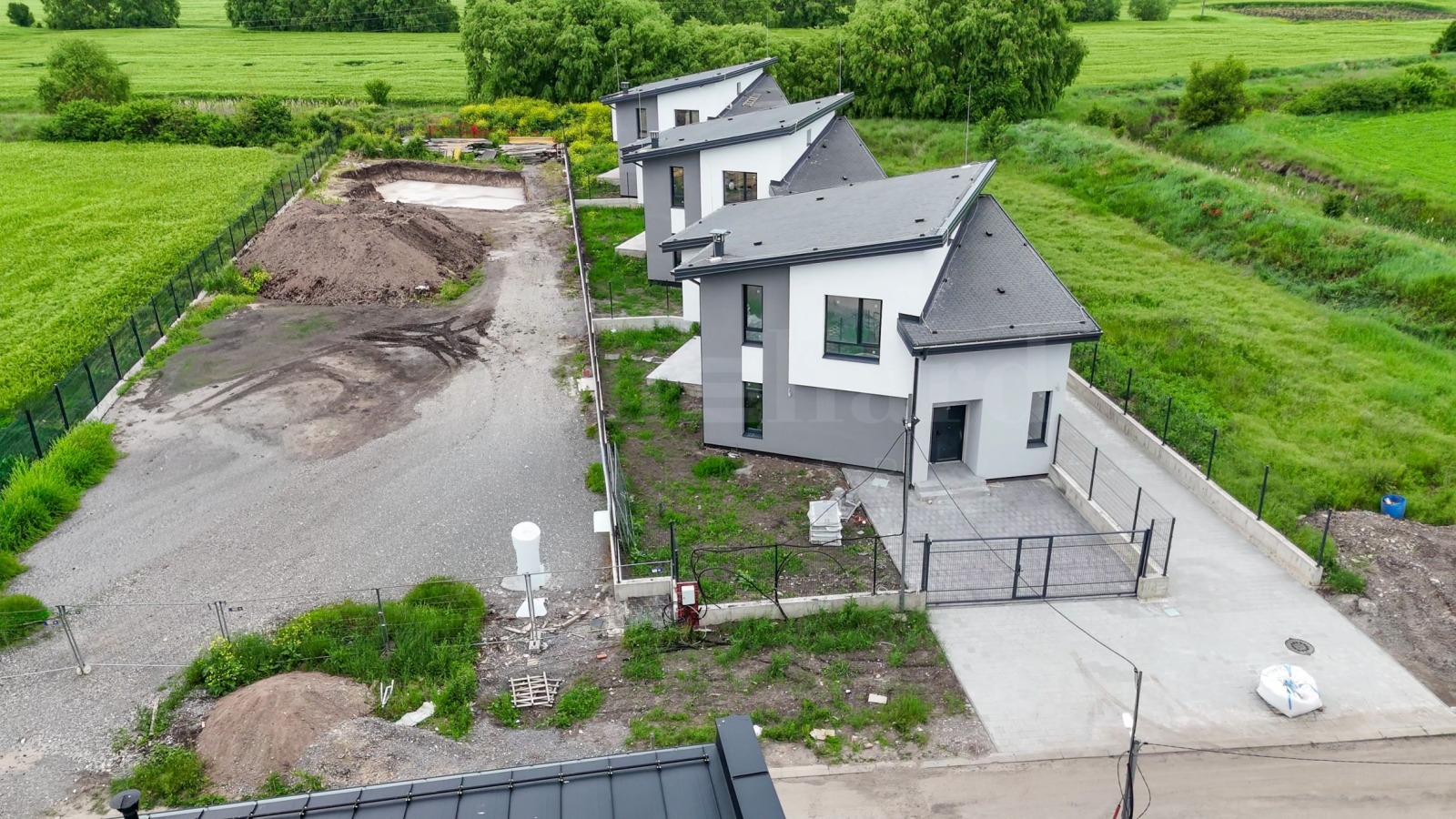 Продава КЪЩА, с. Равно поле, област София област, снимка 7 - Къщи - 54728879