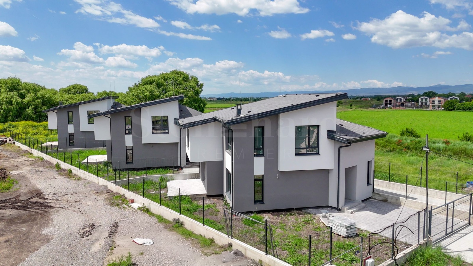 Продава КЪЩА, с. Равно поле, област София област, снимка 2 - Къщи - 54728879