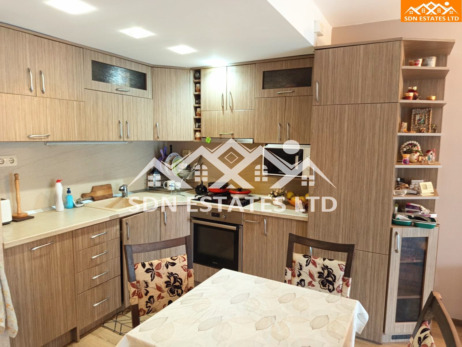 Продава 2-СТАЕН, гр. Казанлък, област Стара Загора, снимка 2 - Апартаменти - 51296986