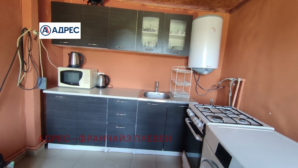 Продава КЪЩА, с. Садовец, област Плевен, снимка 3 - Къщи - 55925010