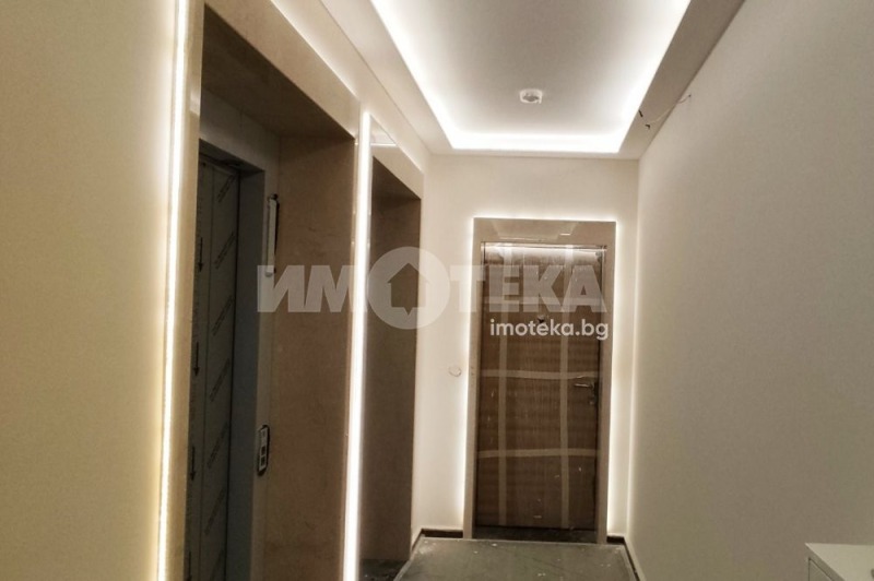 Myytävänä  2 makuuhuonetta Sofia , Hladilnika , 130 neliömetriä | 62114293 - kuva [2]