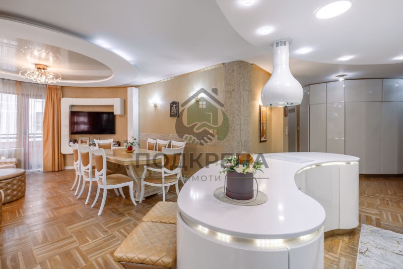 Продава  4-стаен, град Пловдив, Кършияка •  297 000 € • ID 52415613 — holmes.bg - [1] 