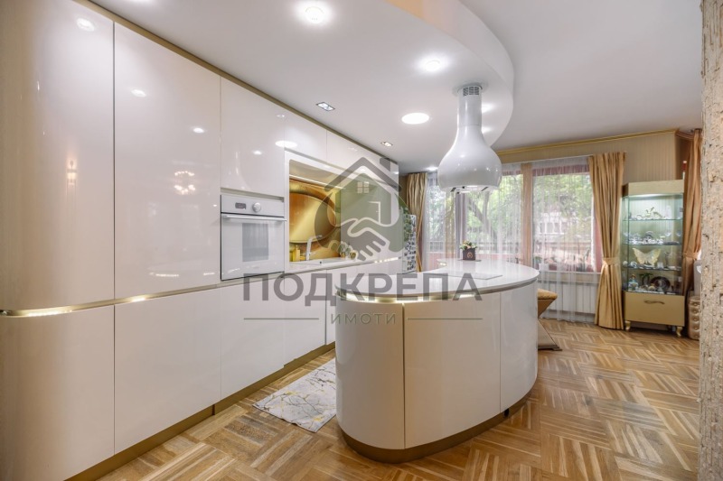 Na sprzedaż  3 sypialnie Plowdiw , Karszijaka , 155 mkw | 65107476 - obraz [6]