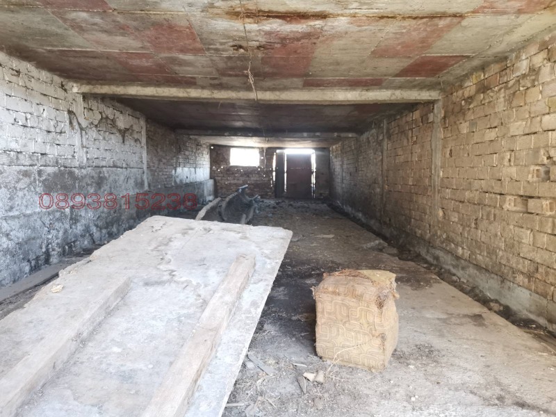 Продава ПРОМ. ПОМЕЩЕНИЕ, с. Бъзън, област Русе, снимка 7 - Производствени сгради - 52786382