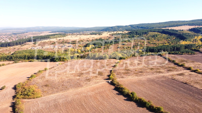 Продава ПАРЦЕЛ, с. Нови хан, област София област