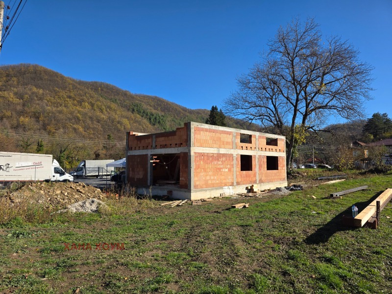 Продава КЪЩА, с. Бели Осъм, област Ловеч, снимка 2 - Къщи - 51960969