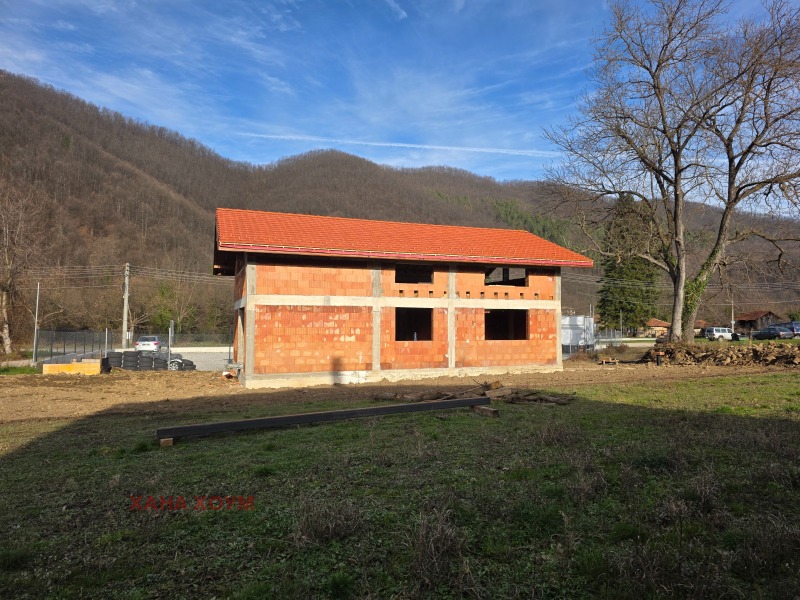 Продава КЪЩА, с. Бели Осъм, област Ловеч, снимка 2 - Къщи - 51960969