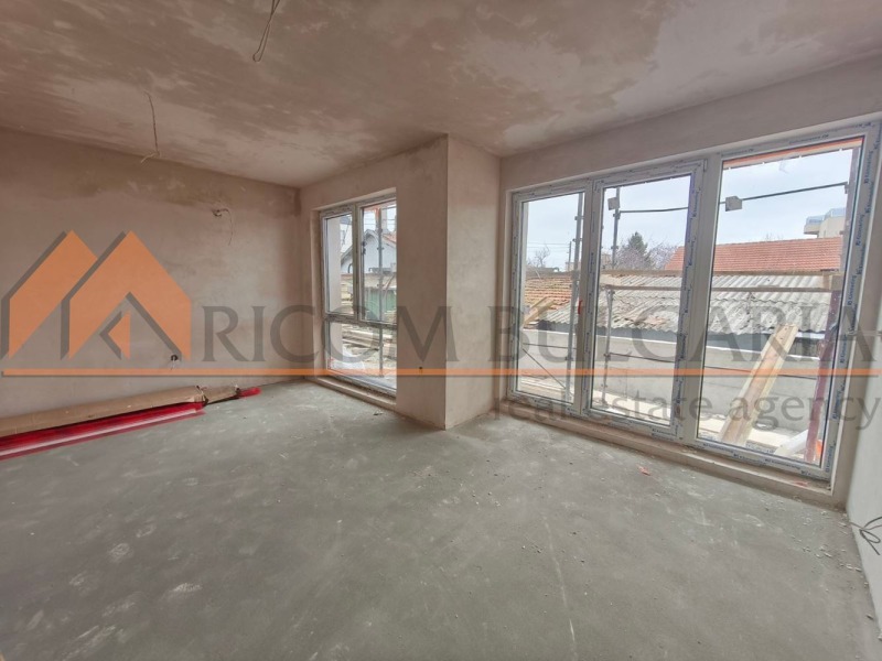 Продава 3-СТАЕН в град Варна, Бриз - 79 кв.м / 170 000 € » 332 491.10 лв., РИКОМ