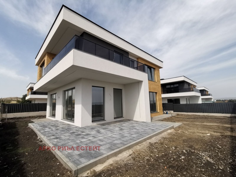 Till salu  Hus region Sofia , Prolesja , 237 kvm | 86903540 - bild [4]