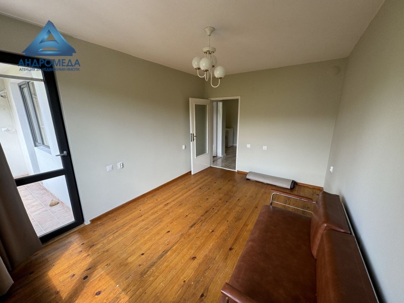 Te koop  2 slaapkamers Pleven , 9-ti kvartal , 130 m² | 31032488 - afbeelding [13]