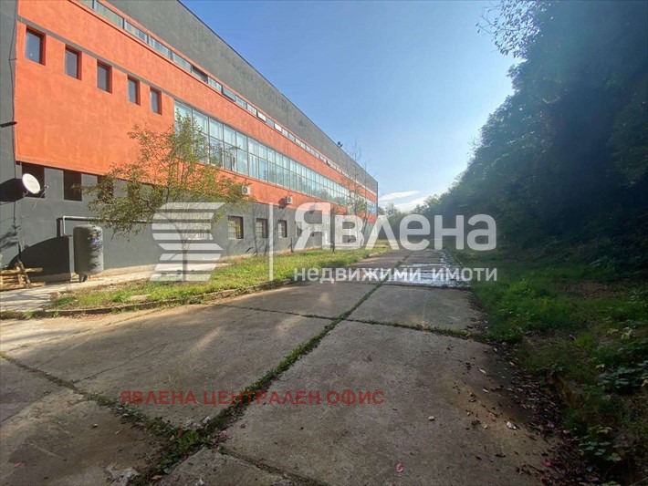 Продава ПРОМ. ПОМЕЩЕНИЕ, гр. Ботевград, област София област, снимка 2 - Производствени сгради - 53329766