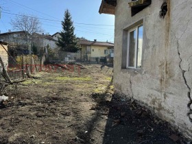 Spiknutí Filipovci, Sofia 12