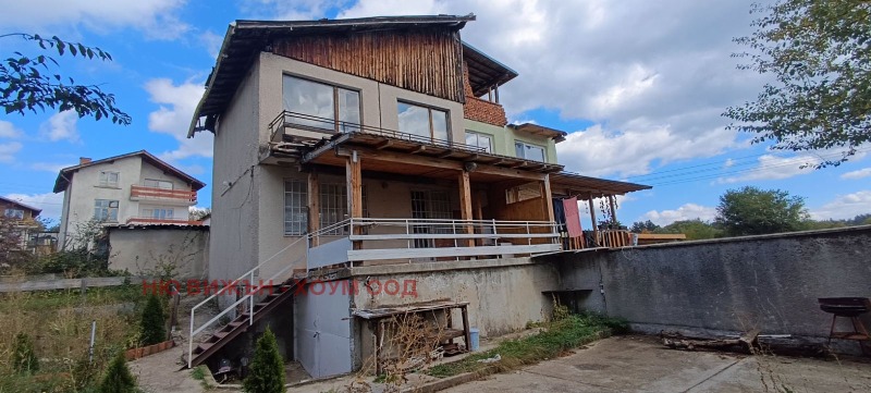 Продава КЪЩА, с. Горни Окол, област София област