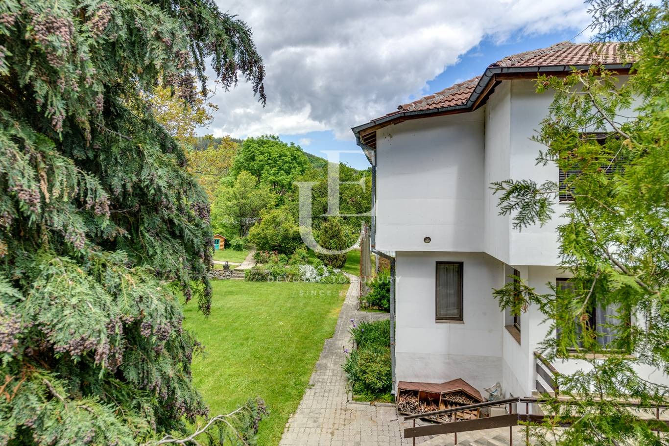 Продава КЪЩА, гр. София, с. Бистрица, снимка 2 - Къщи - 50617972