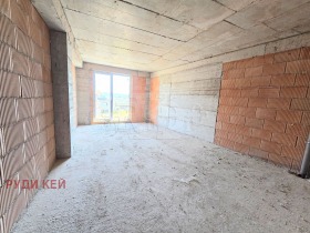 2 bedroom Kolhozen pazar, Varna 1