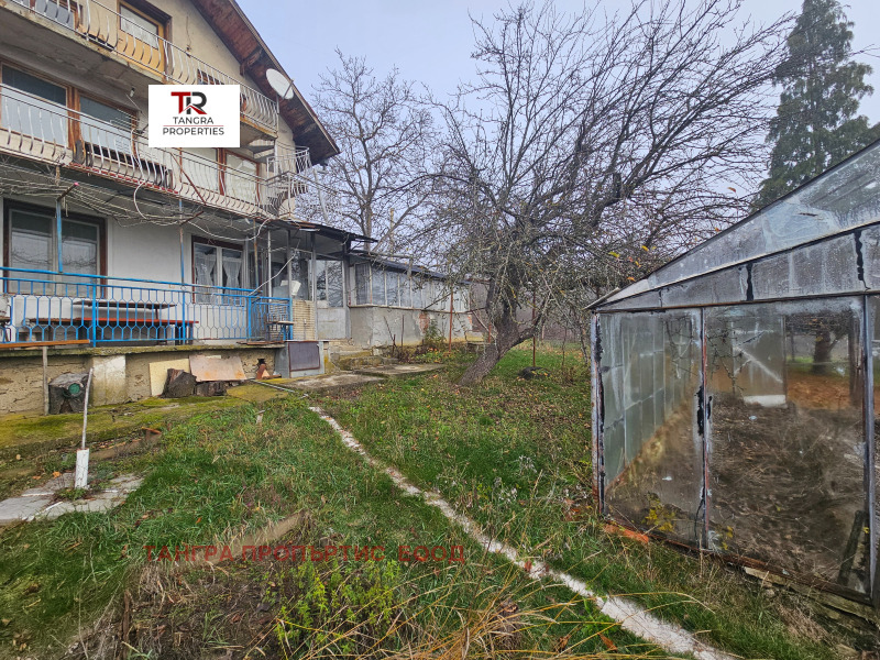 Продава ВИЛА, с. Поцърненци, област Перник