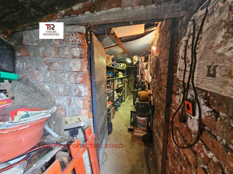 Продава ВИЛА, с. Поцърненци, област Перник, снимка 13 - Вили - 52631796