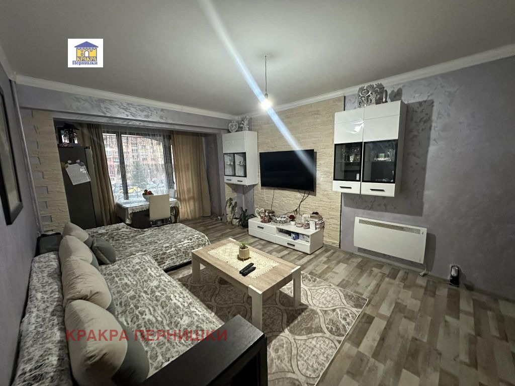 Продава 3-СТАЕН, гр. Перник, Тева, снимка 2 - Апартаменти - 54007371