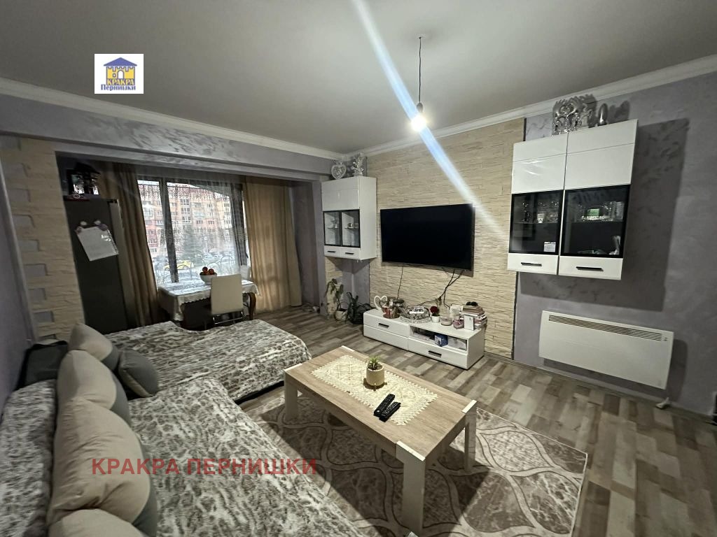Продава 3-СТАЕН, гр. Перник, Тева, снимка 2 - Апартаменти - 54007371