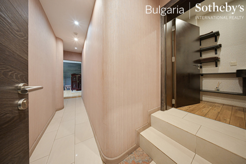 Продава ОФИС, гр. София, Център, снимка 17 - Офиси - 53290112