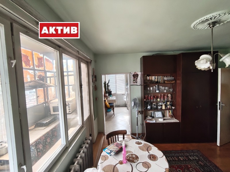 Продава ЕТАЖ ОТ КЪЩА, гр. Търговище, Вароша, снимка 4 - Етаж от къща - 52740892