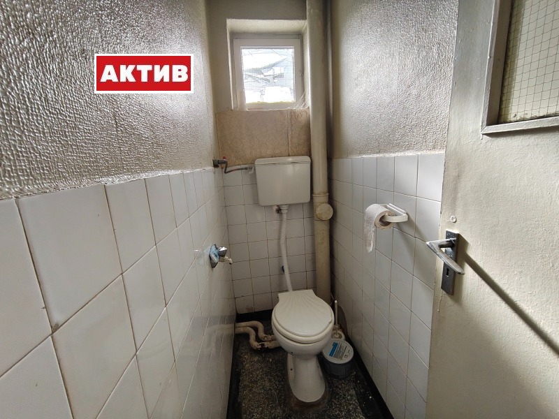 Продава ЕТАЖ ОТ КЪЩА, гр. Търговище, Вароша, снимка 10 - Етаж от къща - 52740892