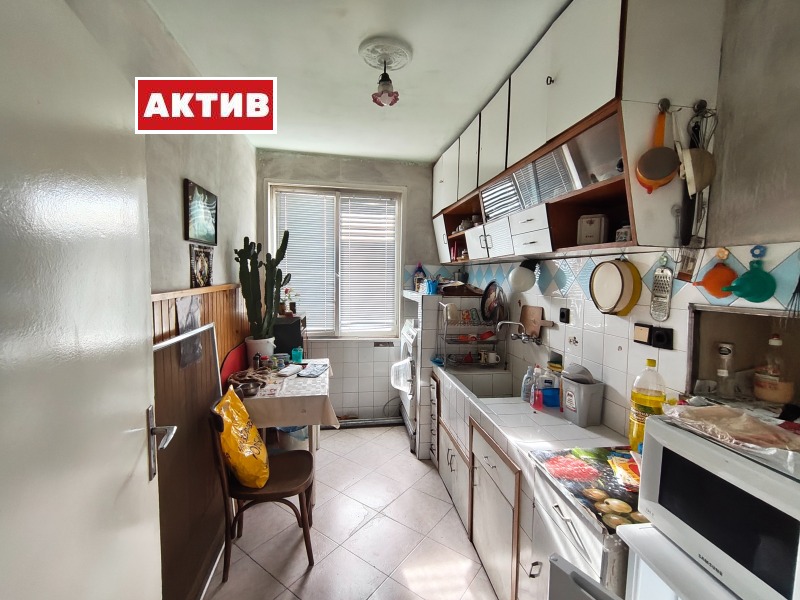 Продава ЕТАЖ ОТ КЪЩА, гр. Търговище, Вароша, снимка 5 - Етаж от къща - 52740892