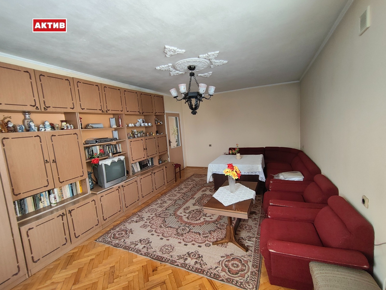 Продава ЕТАЖ ОТ КЪЩА, гр. Търговище, Вароша, снимка 1 - Етаж от къща - 52740892