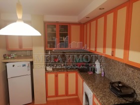 1 quarto Dame Gruev, Sliven 2
