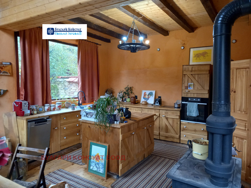 Продава КЪЩА, с. Згурово, област Кюстендил, снимка 6 - Къщи - 52200373