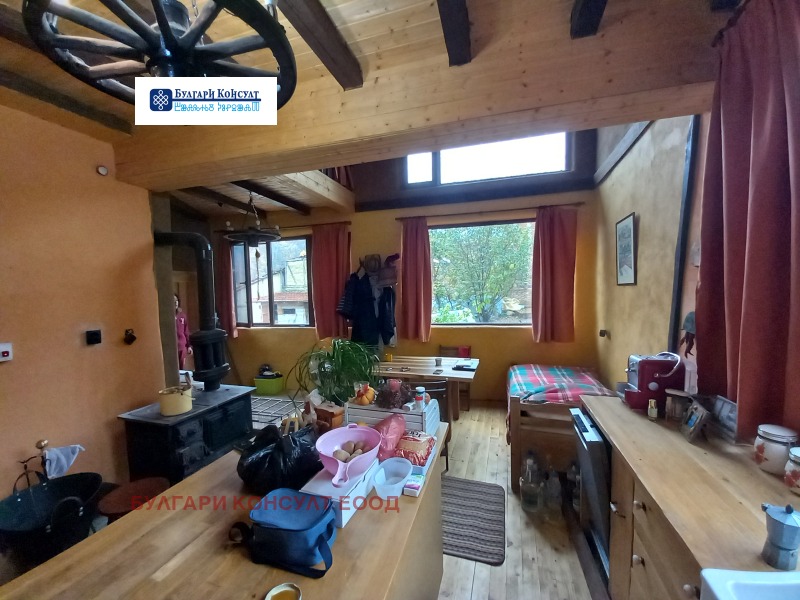 Продава КЪЩА, с. Згурово, област Кюстендил, снимка 8 - Къщи - 52200373