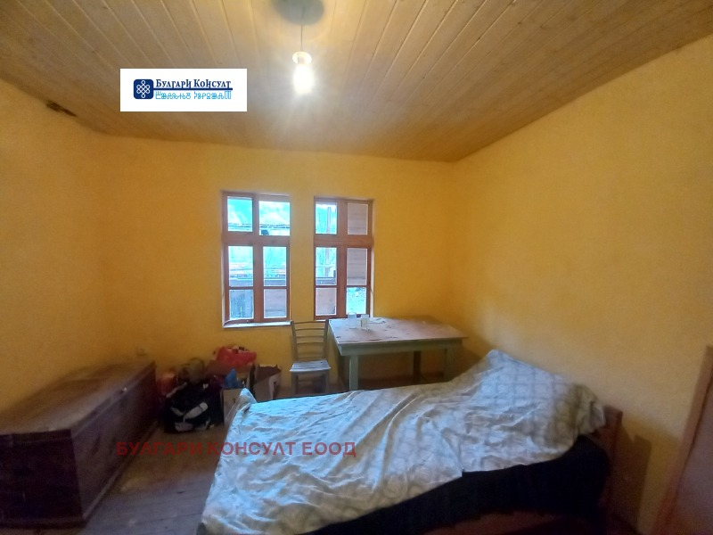 Продава КЪЩА, с. Згурово, област Кюстендил, снимка 16 - Къщи - 52200373
