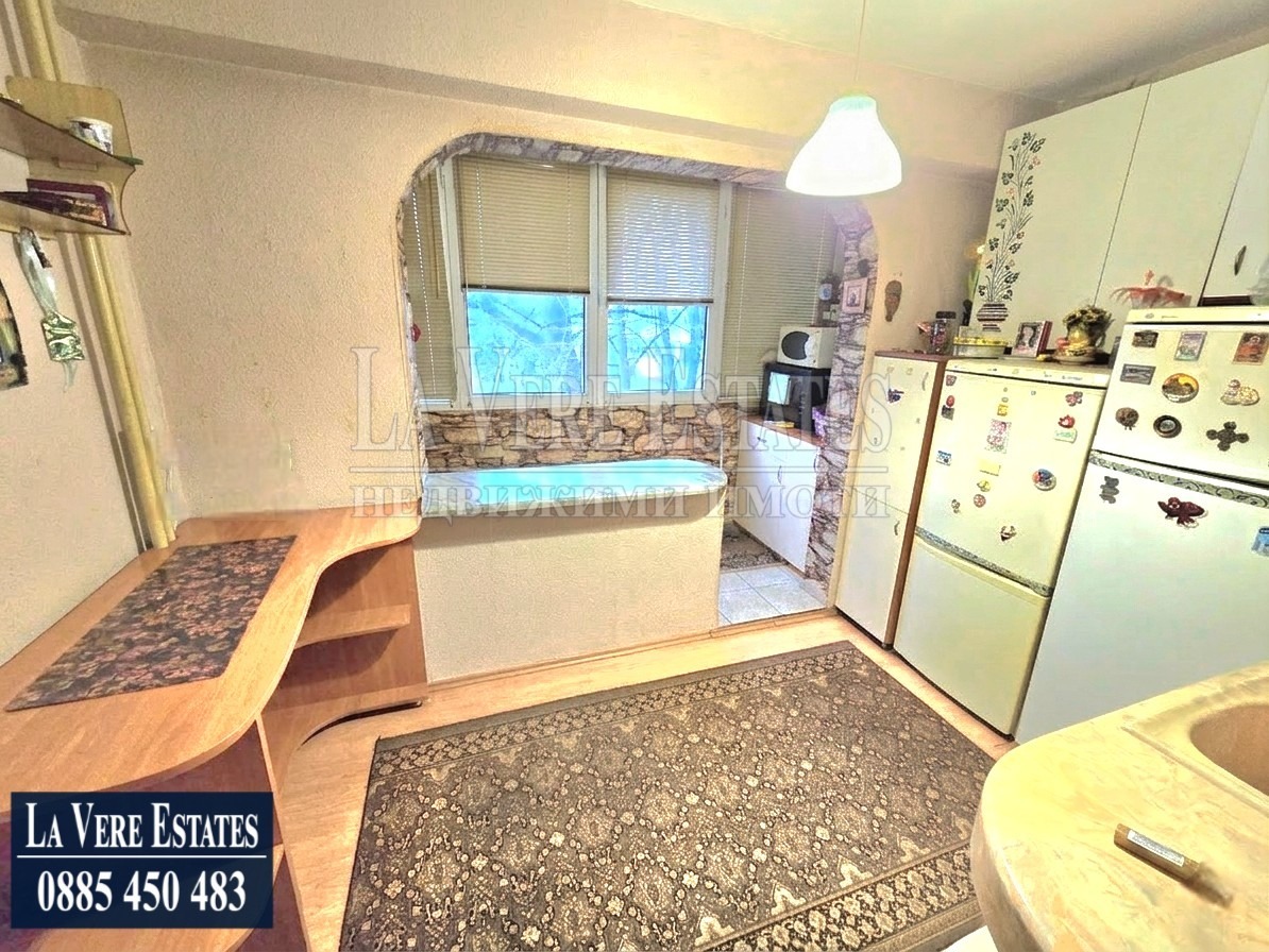 Продава 4-СТАЕН, гр. Русе, Възраждане, снимка 2 - Апартаменти - 53957697