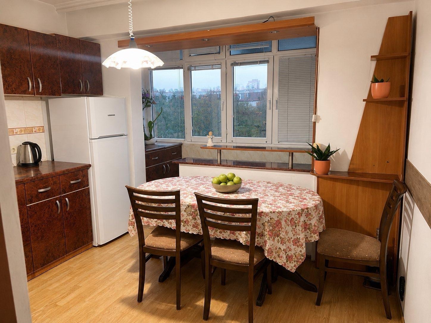 Продава 4-СТАЕН, гр. Бургас, Изгрев, снимка 3 - Апартаменти - 55546008