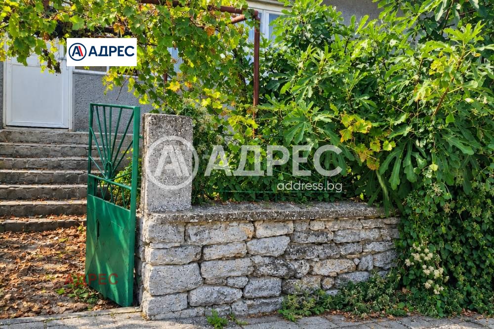Продава КЪЩА, гр. Каварна, област Добрич