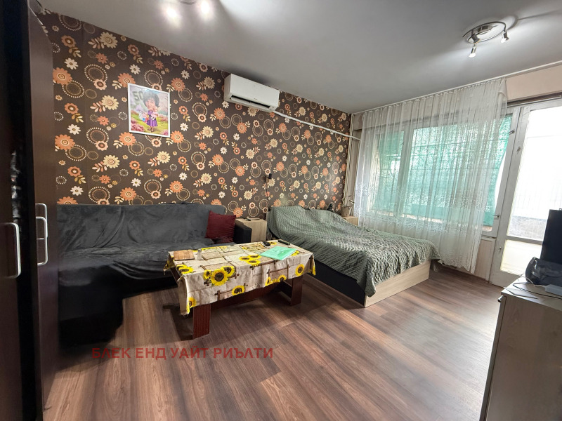 Продава 2-СТАЕН в град София, Толстой - 70 кв.м / 137 000 € » 267 948.71 лв., БЛЕК ЕНД УАЙТ РИЪЛТИ