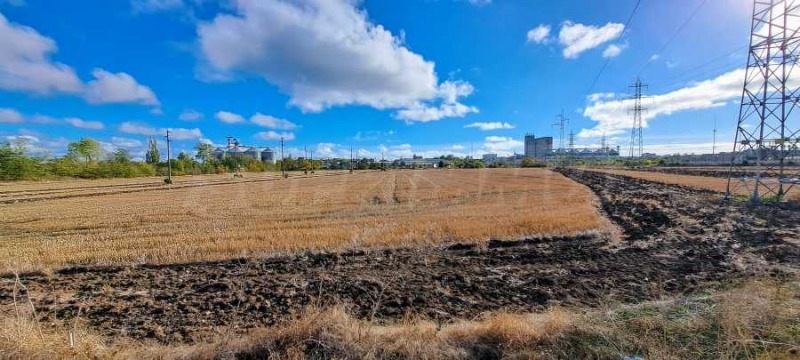 Продава ПАРЦЕЛ в област Добрич, гр. Каварна - 10000 кв.м / 500 000 € » 977 915.00 лв., СУПРИММО ОФИСИ В СТРАНАТА
