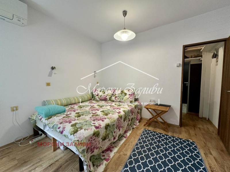Продава  2-стаен град Бургас , Център , 54 кв.м | 15772156
