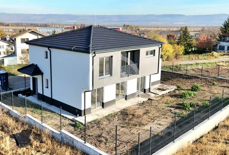 Продава КЪЩА, гр. Божурище, област София област