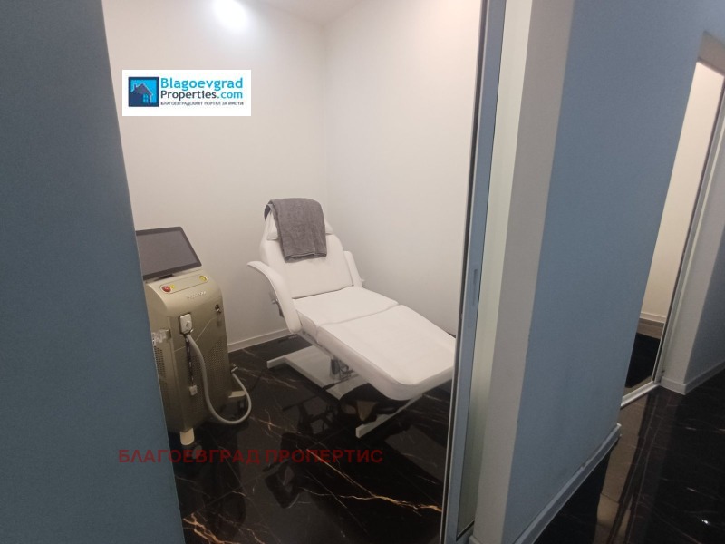 Продава МАГАЗИН, гр. Благоевград, Идеален център, снимка 13 - Магазини - 52256522