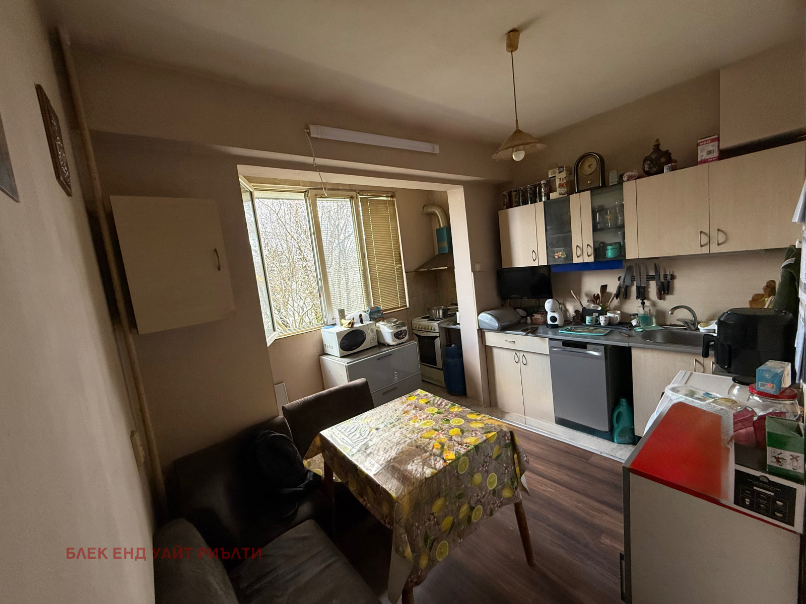 Продава 2-СТАЕН, гр. София, Толстой, снимка 2 - Апартаменти - 54102779