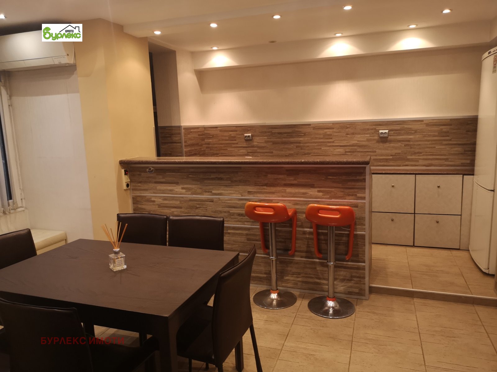 Продава 3-СТАЕН, гр. Варна, Център, снимка 2 - Апартаменти - 54684631
