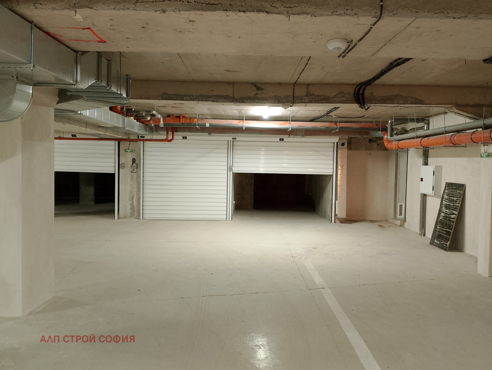 Продава ГАРАЖ, ПАРКОМЯСТО, гр. София, Триъгълника, снимка 3 - Гаражи и паркоместа - 53652189