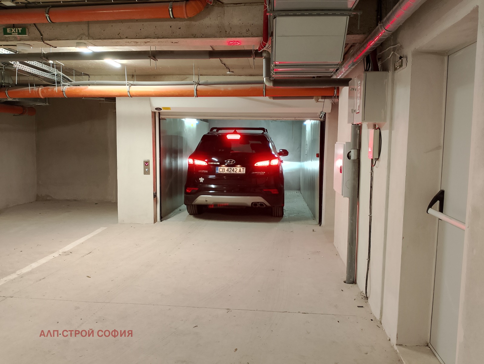 Продава ГАРАЖ, ПАРКОМЯСТО, гр. София, Триъгълника, снимка 7 - Гаражи и паркоместа - 53652189