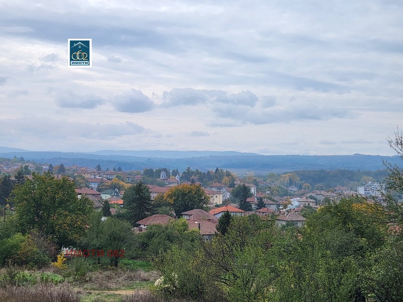 Продава ПАРЦЕЛ в област Велико Търново, гр. Дебелец - 904 кв.м / 48 900 € » 95 640.09 лв., ИМОТИ 062