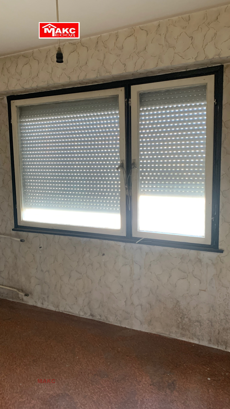 Продава  2-стаен град Перник , Изток , 67 кв.м | 36472795 - изображение [5]