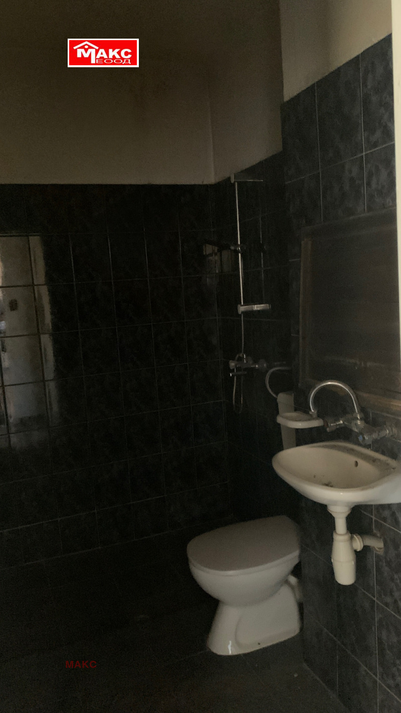 Продава  2-стаен град Перник , Изток , 67 кв.м | 36472795 - изображение [4]