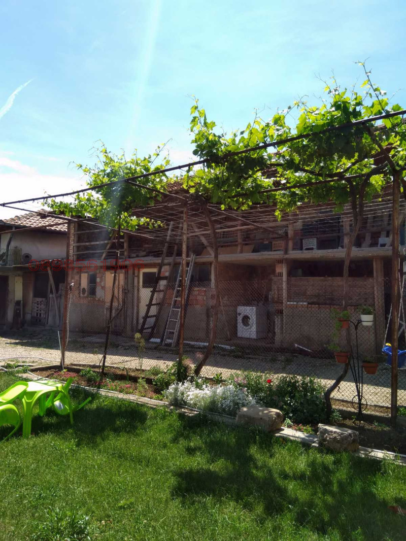 Продава ЕТАЖ ОТ КЪЩА, гр. Луковит, област Ловеч, снимка 6 - Етаж от къща - 52785836