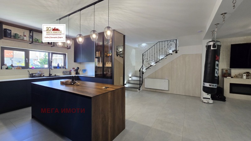 Продава КЪЩА, гр. Бургас, Сарафово