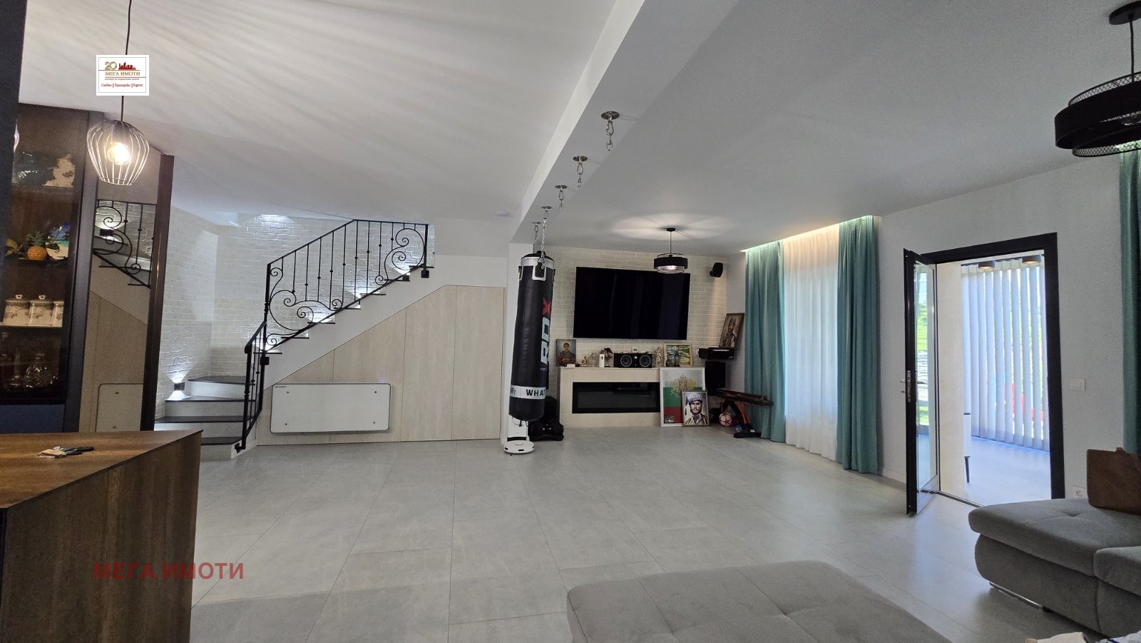 Продава КЪЩА, гр. Бургас, Сарафово, снимка 2 - Къщи - 55114107